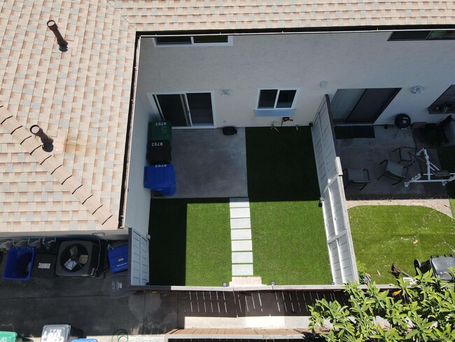 Building Photo - 9793 Caminito Cuadro
