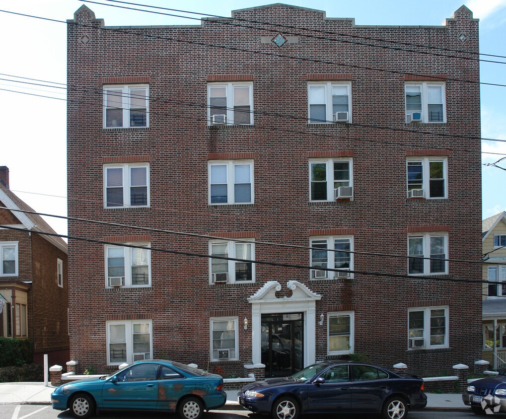 Foto del edificio - 52 College Ave
