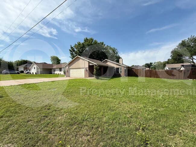 Building Photo - 408 Scenic Dr