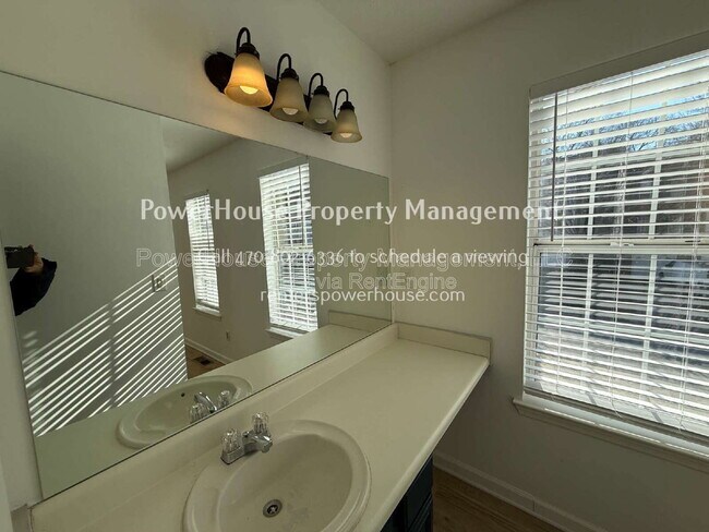 Foto del edificio - 3859 Meadow Creek Dr