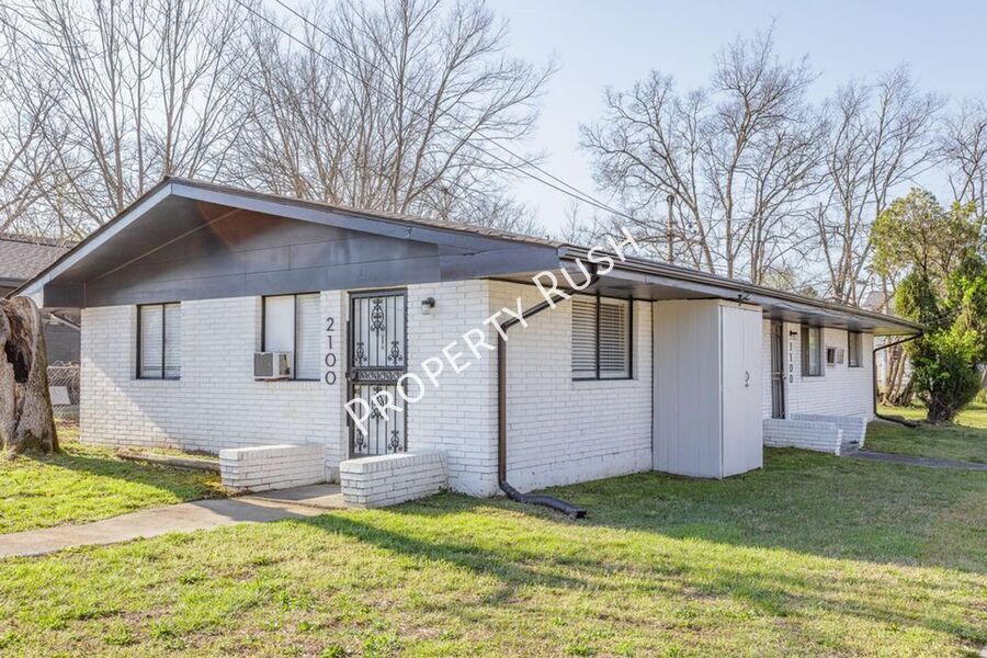 Foto principal - 2100 Bennett Ave