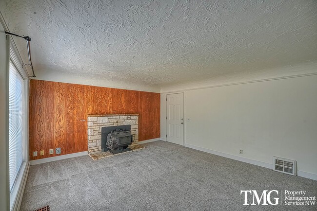Foto del edificio - Adorable 3BD Home with Tons of Vintage Charm!