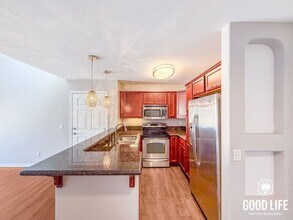 Building Photo - 5252 Balboa Arms Dr