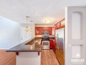 Building Photo - 5252 Balboa Arms Dr