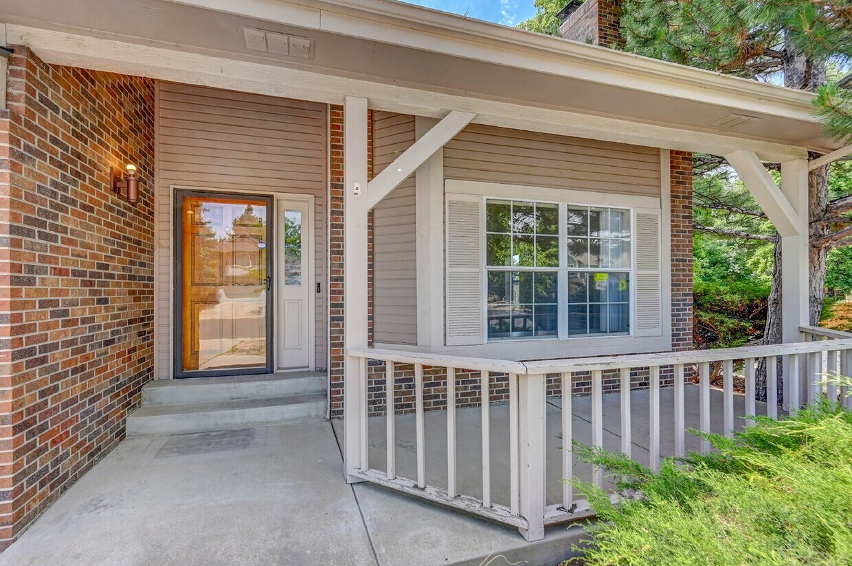 Primary Photo - $2,800 - 3 Bed. 2.5 Bath Home with AC, Lof...