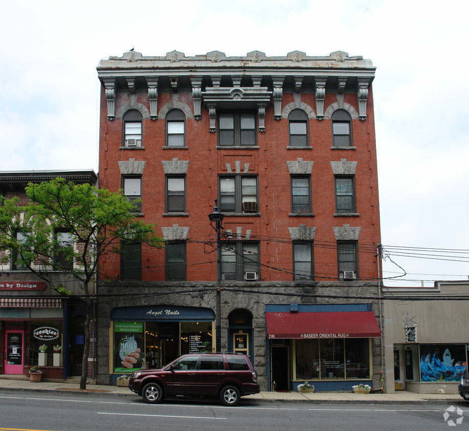 Foto del edificio - 2104 Boston Post Rd