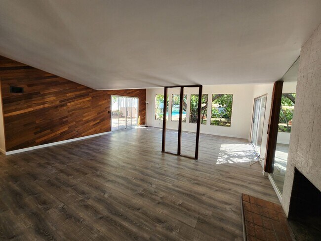 Foto del edificio - Single Story 3 Bedroom House in Serra Mesa with Pool