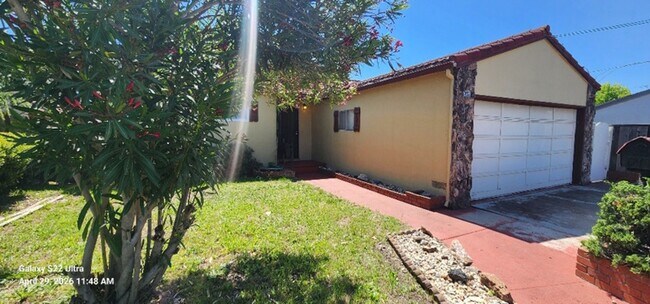 Building Photo - Charming 3 Bedroom 2 Bath Home San Leandro!