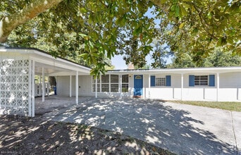 Building Photo - 527 Baisden Rd