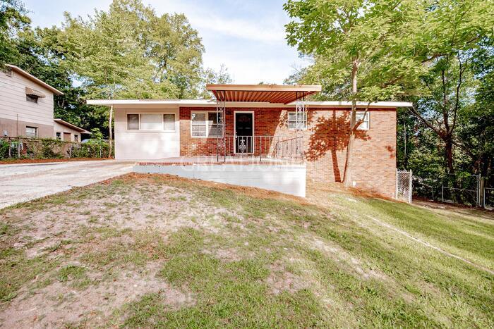Primary Photo - 1337 Sturkie Ave