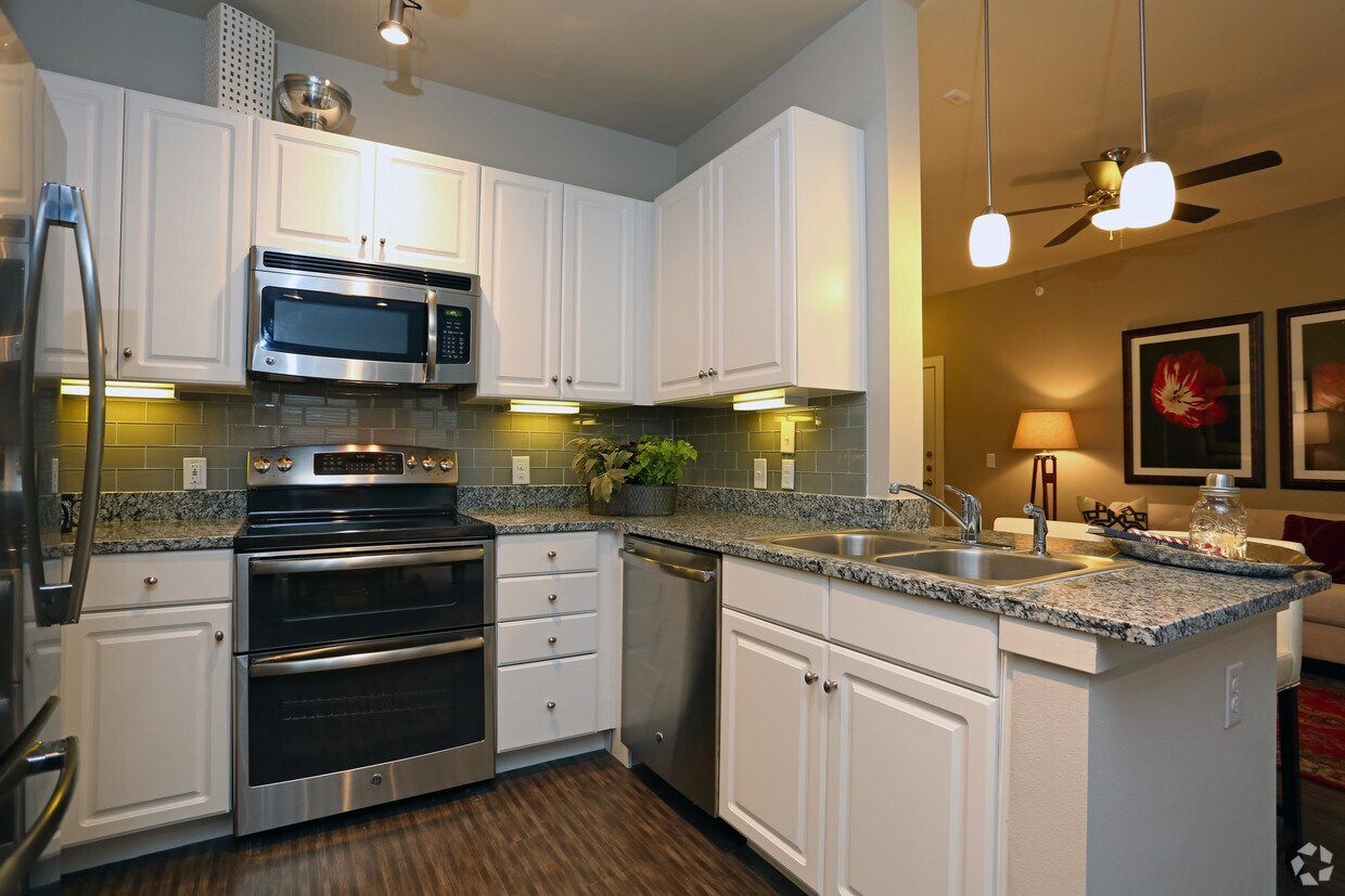 Estates at Bee Cave Apartments in Austin, TX