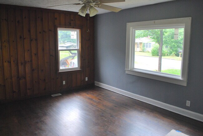 Living Room - 2523 Keystone Ave