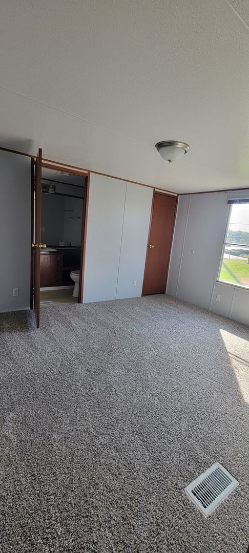 Foto del edificio - Juneau Way rental available now.