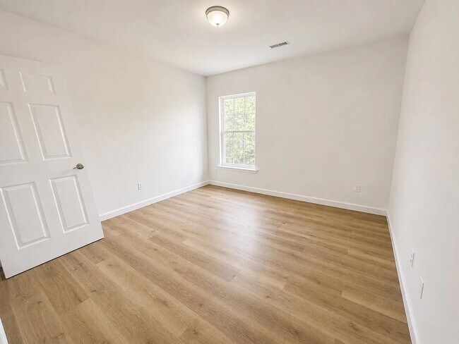 Foto del edificio - 414 Bentridge Dr