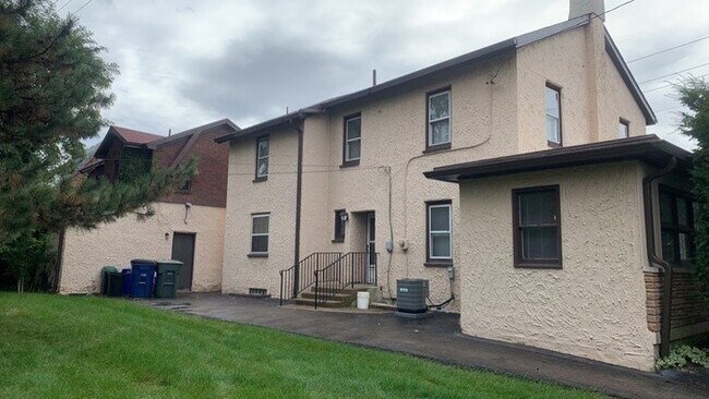 Building Photo - 2527 Salem Ave.
