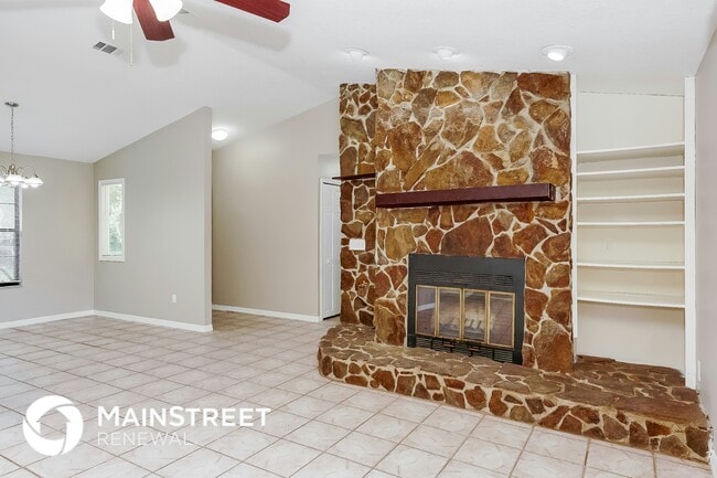 Building Photo - 4303 Ponds Dr