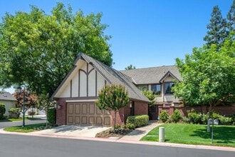 Building Photo - 2830 W Kensington Ln