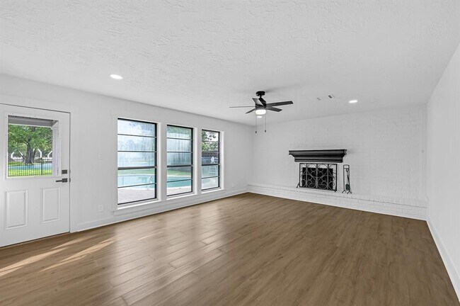 Foto del edificio - 16218 Coral Bay St