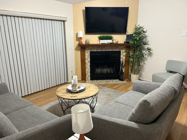 Foto del edificio - 2050 Hunters Glen Dr