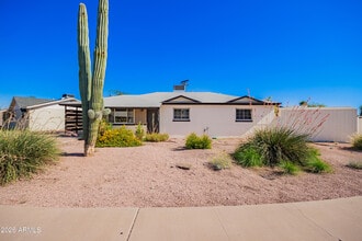 Building Photo - 1721 S Shafer Dr