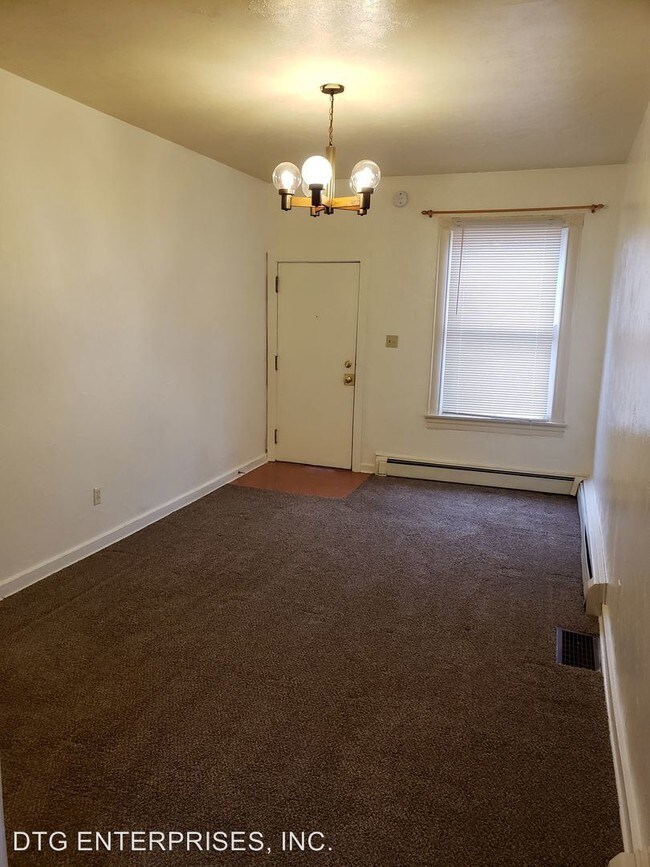Building Photo - 410 E Yampa St
