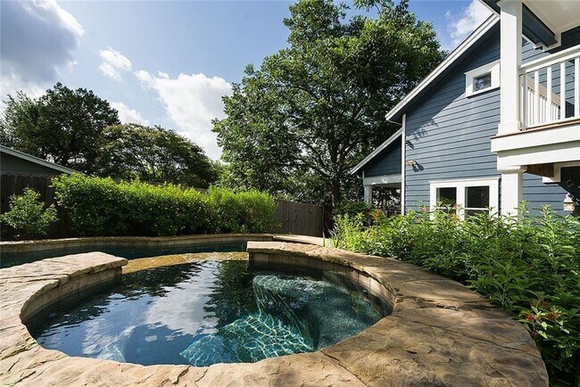 Foto del edificio - 502 Terrace Dr