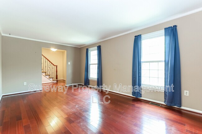 Foto del edificio - 44 Red Oak Dr
