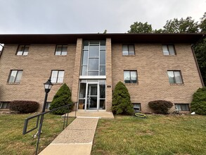 Building Photo - 106 Piper Ln