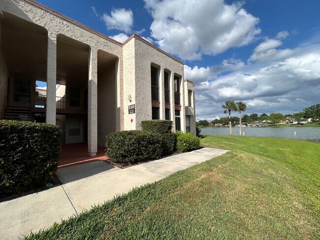 Foto del edificio - Available Mid April - Lovely 2/2 in in Alt...