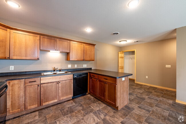 3BR, 2BA - 1,400SF - Kitchen - Wissota Bldg 01