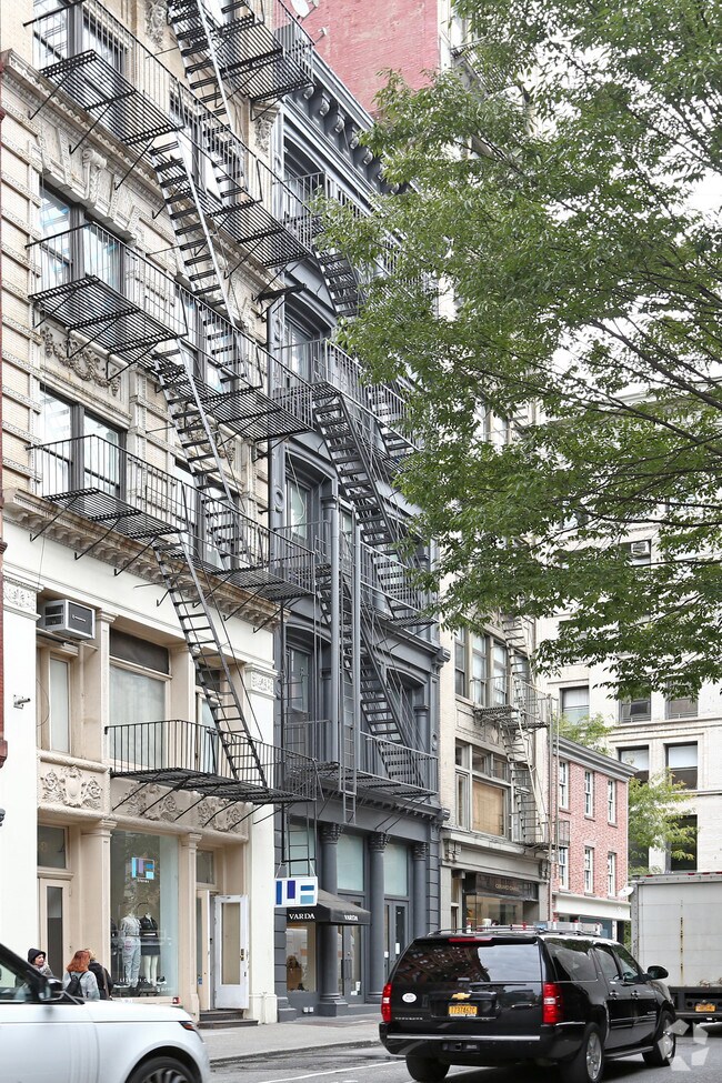 Building Photo - 147 Spring St