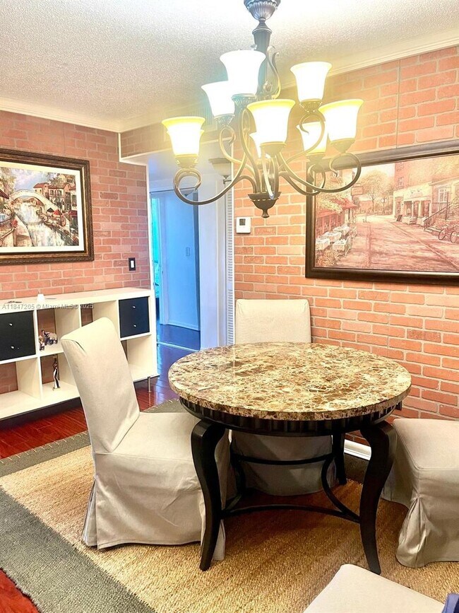 Foto del edificio - 1470 NE 125th Terrace
