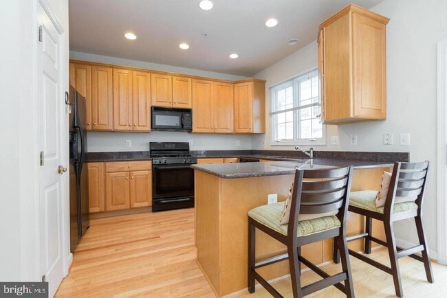 Building Photo - 8857 Ashgrove House Ln