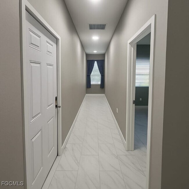 Foto del edificio - 2431 Paul Ave S