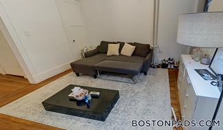 Building Photo - 452 Park Dr