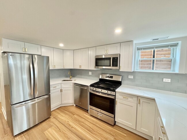 Building Photo - 4816 W Henderson St