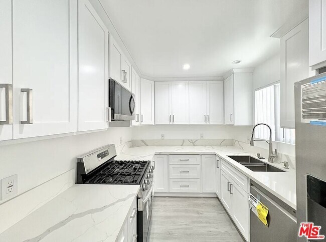 Foto del edificio - 1118 S Holt Ave