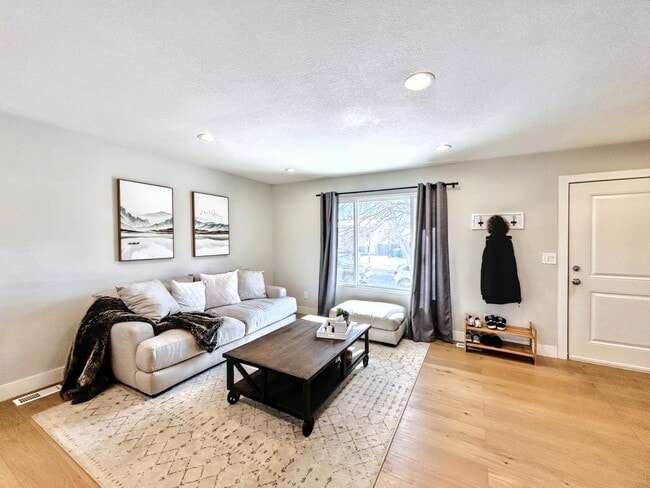 Foto del edificio - 1828 S Idalia St