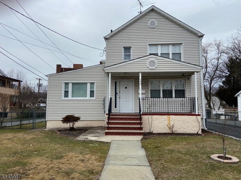 Primary Photo - 104 Thomas St