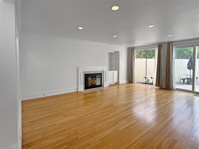 Building Photo - 1111 Potomac Dr