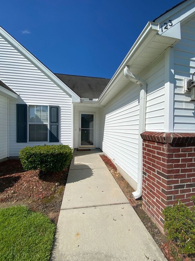 Building Photo - Home Available in Liberty Hall Plantation!