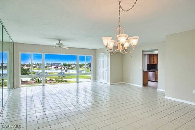 Foto del edificio - 7430 Lake Breeze Dr