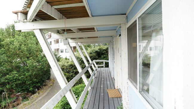 Building Photo - Apartment in Seattle - Wedgwood
