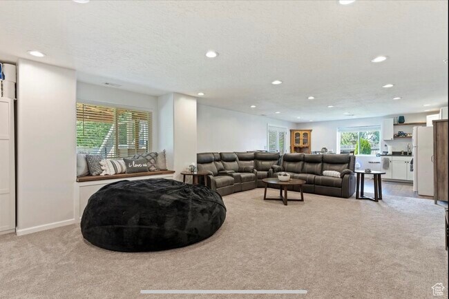 Foto del edificio - 5769 S 3500 W