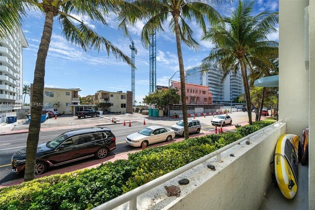 Foto del edificio - 9172 Collins Ave