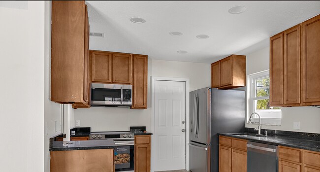 Foto del edificio - 305 Edgewood Dr