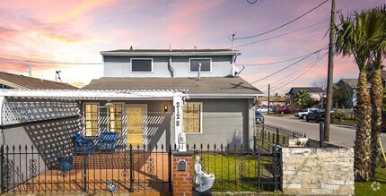 Building Photo - 2128 59th St