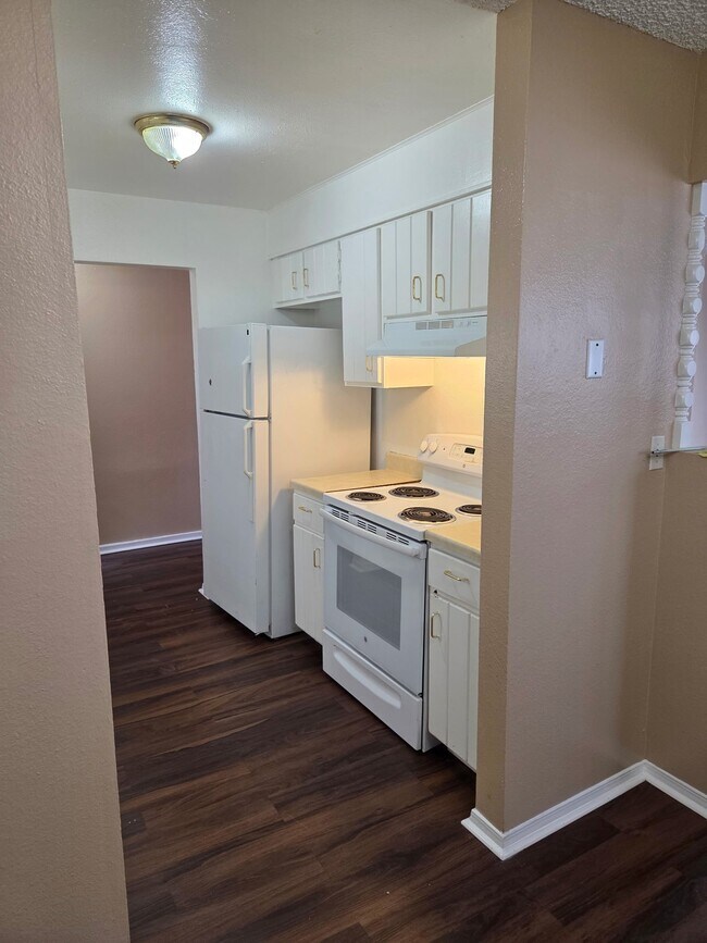 Foto del edificio - 16462 E 13th Pl