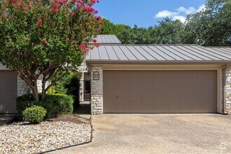 Building Photo - 2201 Lakeway Blvd