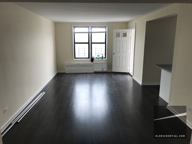 Building Photo - 3205 Emmons Ave